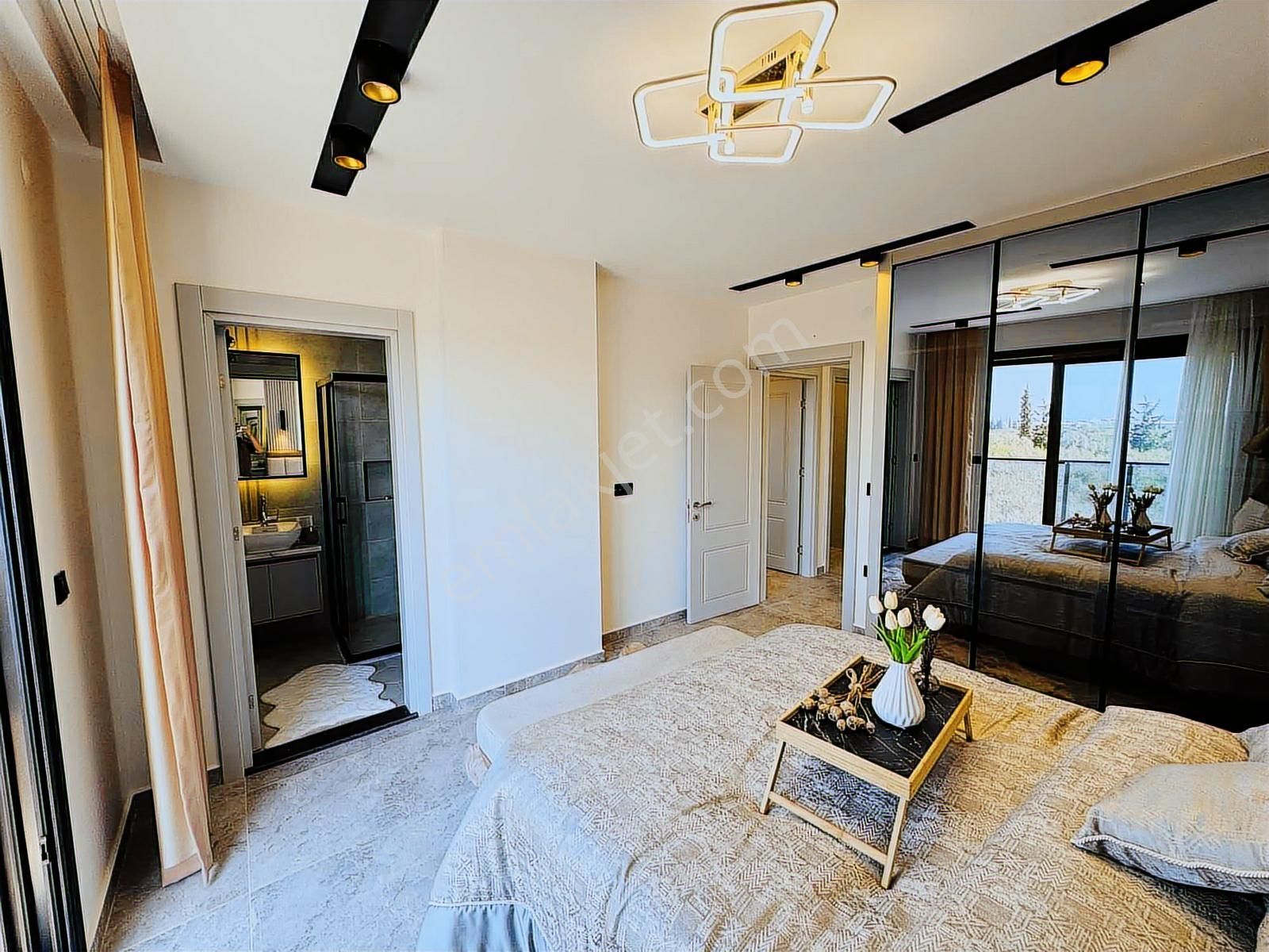 Kuşadası Davutlar'da Şömineli Müstakil Havuzlu 3+1 Sıfır Villa - Görsel 26