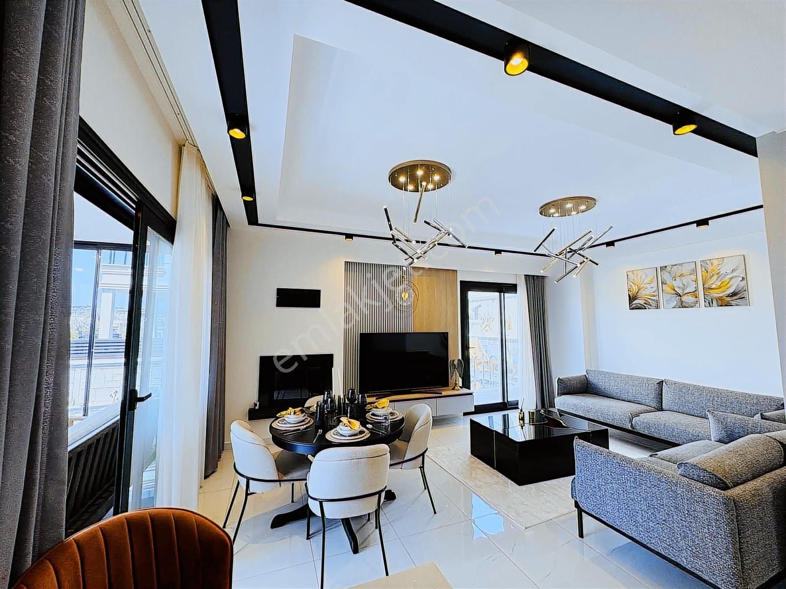 Kuşadası Davutlar'da Şömineli Müstakil Havuzlu 3+1 Sıfır Villa - Görsel 17