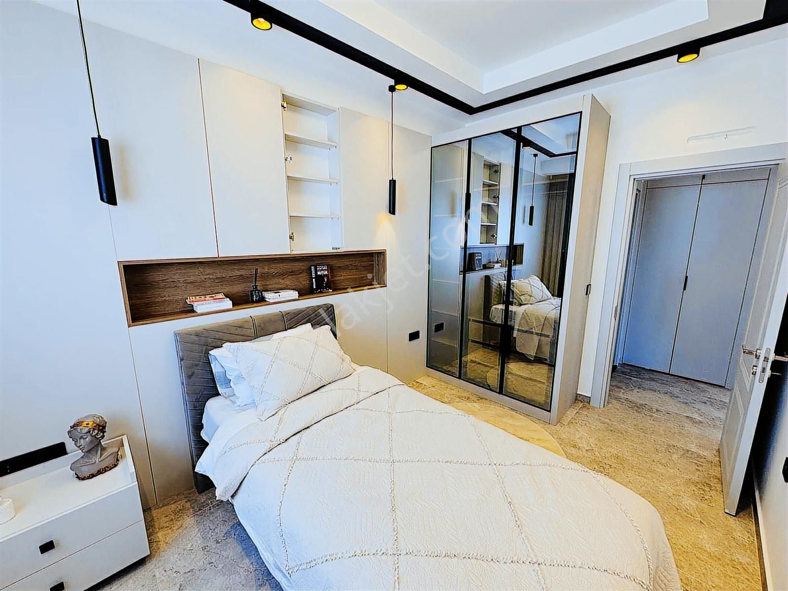 Kuşadası Davutlar'da Şömineli Müstakil Havuzlu 3+1 Sıfır Villa - Görsel 30