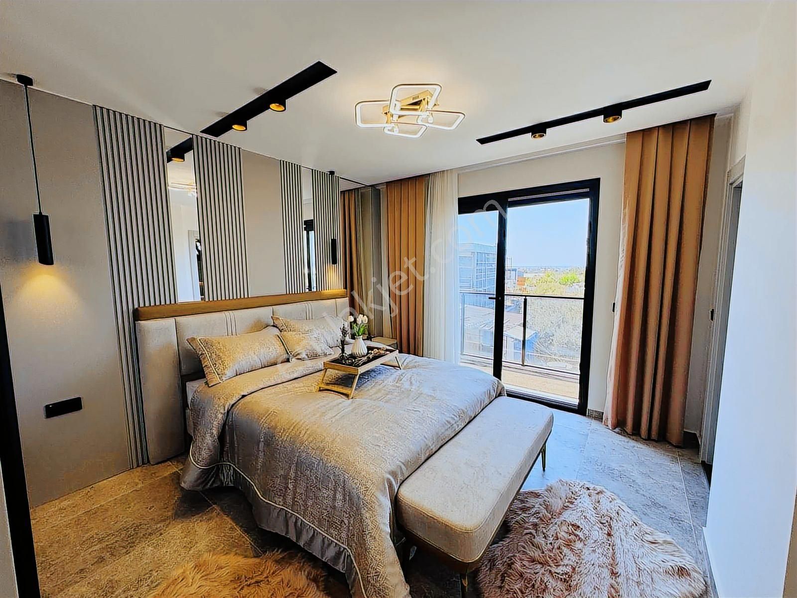 Kuşadası Davutlar'da Şömineli Müstakil Havuzlu 3+1 Sıfır Villa - Görsel 24