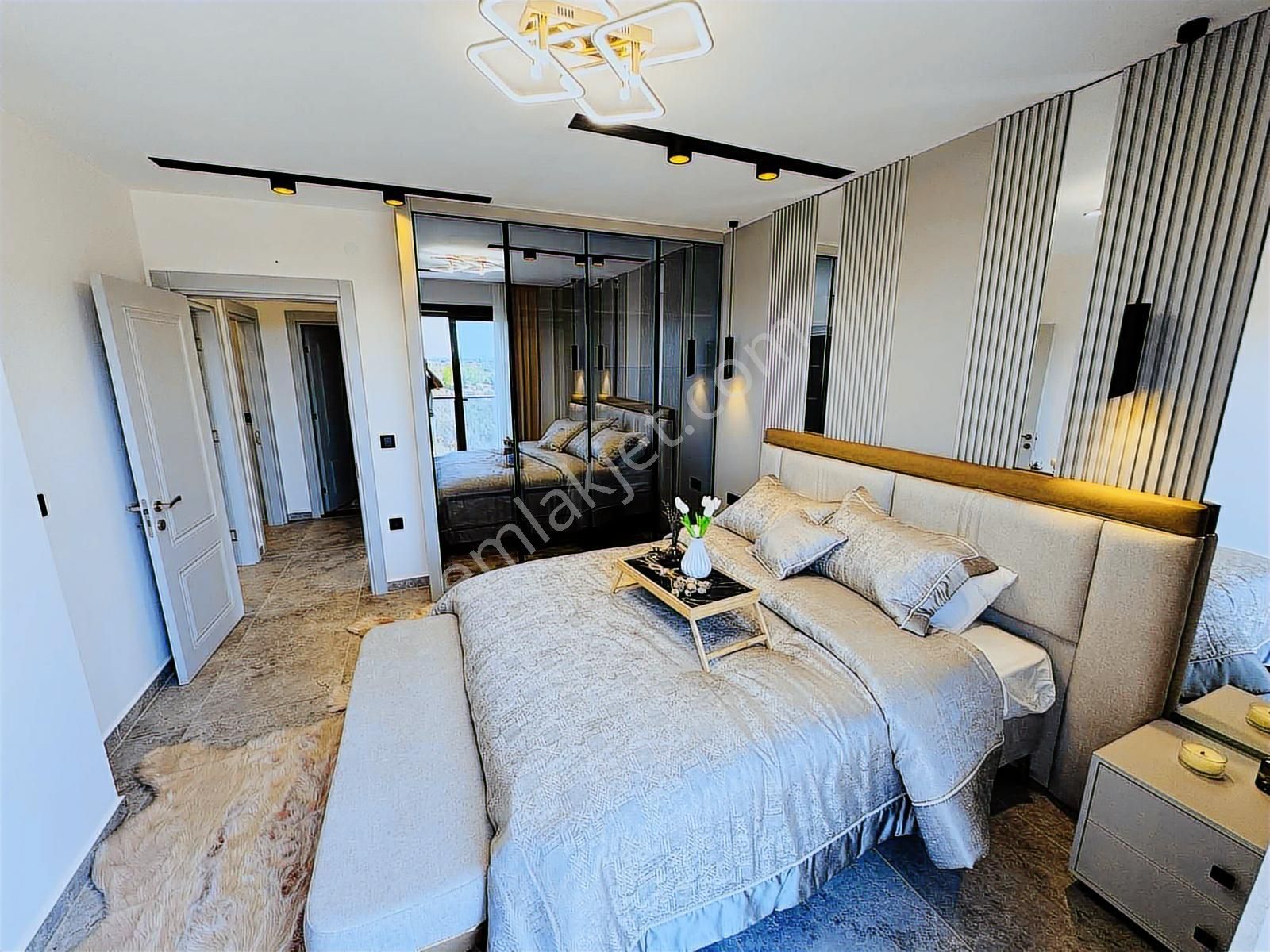 Kuşadası Davutlar'da Şömineli Müstakil Havuzlu 3+1 Sıfır Villa - Görsel 25