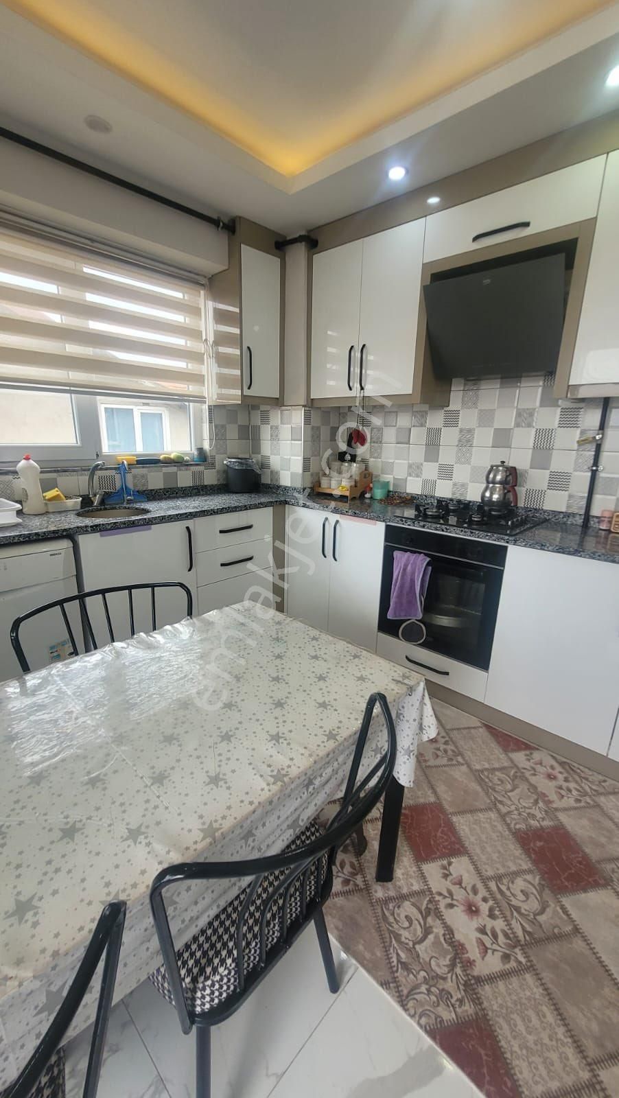 Satılık Daire Dokuzkavaklarda 3 + 1 Yerden Isıtmalı 2:30 Yaşında Üç Katlı Binanın Üçüncü Katı