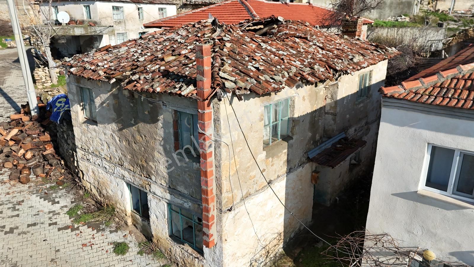 Lapseki Gökköy’de Müstakil İki Katlı Avlulu Kargir Ev - Görsel 4