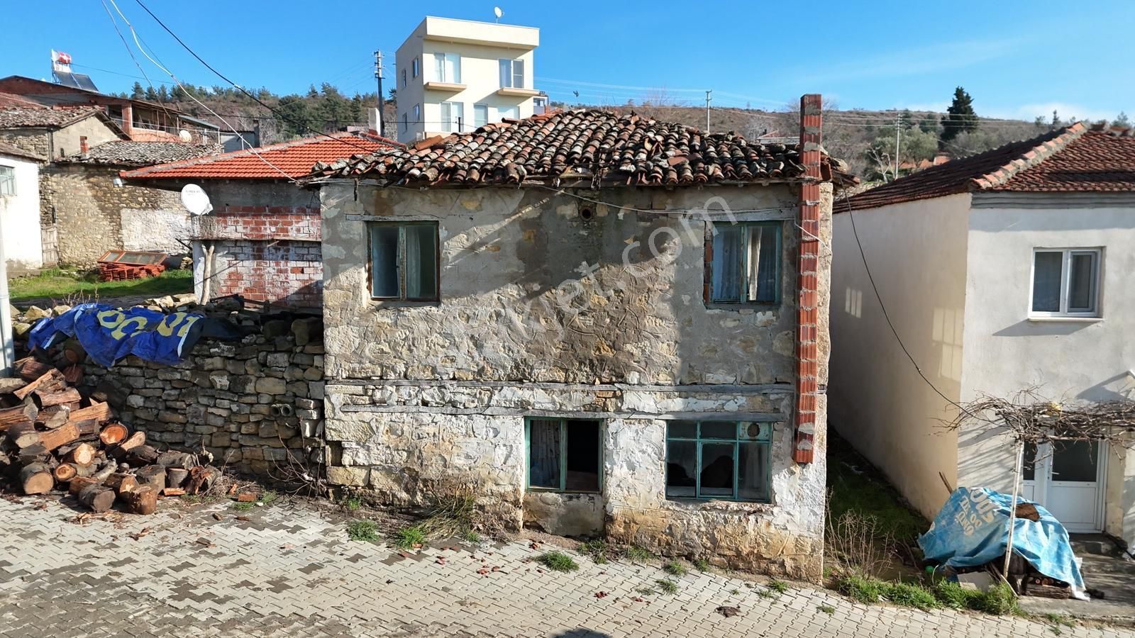 Lapseki Gökköy’de Müstakil İki Katlı Avlulu Kargir Ev - Görsel 5