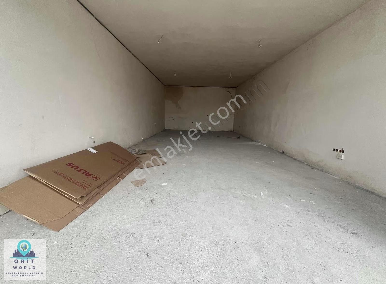 İşlek Caddede Kiralık 5 Bölümden Oluşan Toplam 425m² Dükkan - Görsel 3