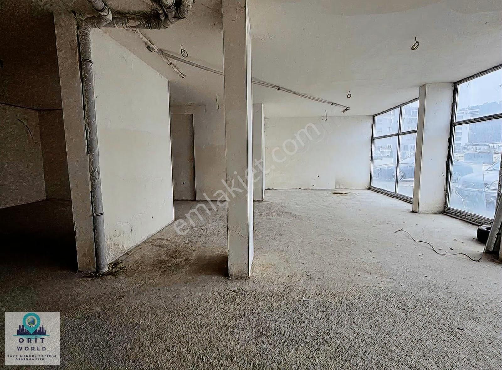 İşlek Caddede Kiralık 5 Bölümden Oluşan Toplam 425m² Dükkan - Görsel 26