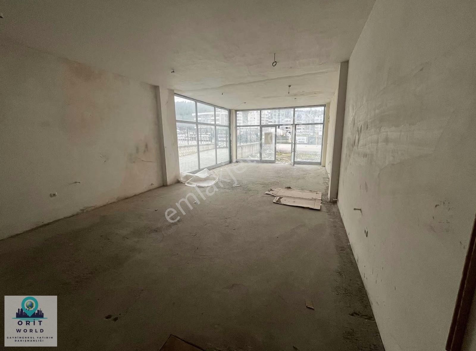 İşlek Caddede Kiralık 5 Bölümden Oluşan Toplam 425m² Dükkan - Görsel 21