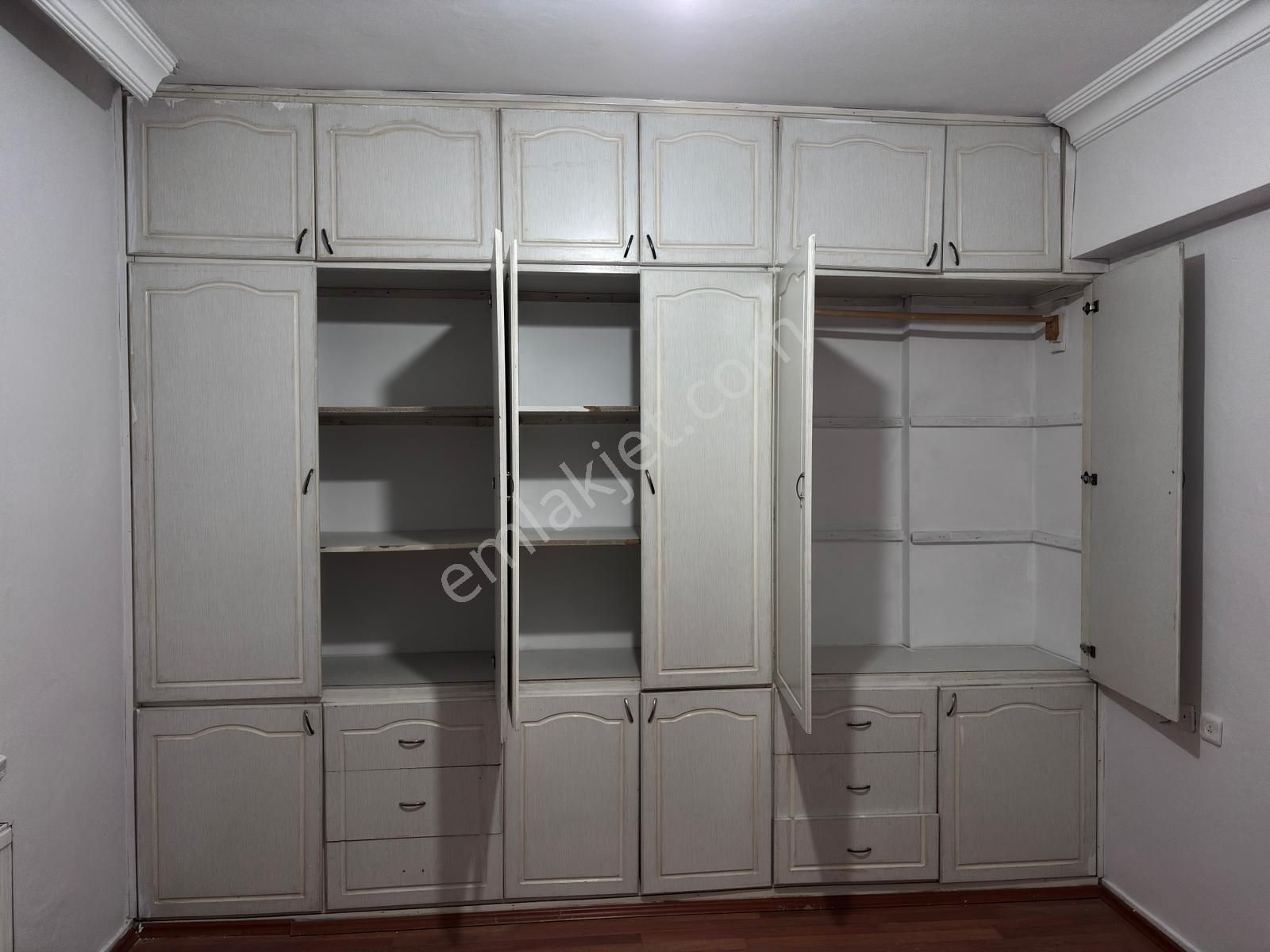 Atakent Sitesi’nde Ferah Ve Kullanışlı 2+1 Daire - Görsel 33