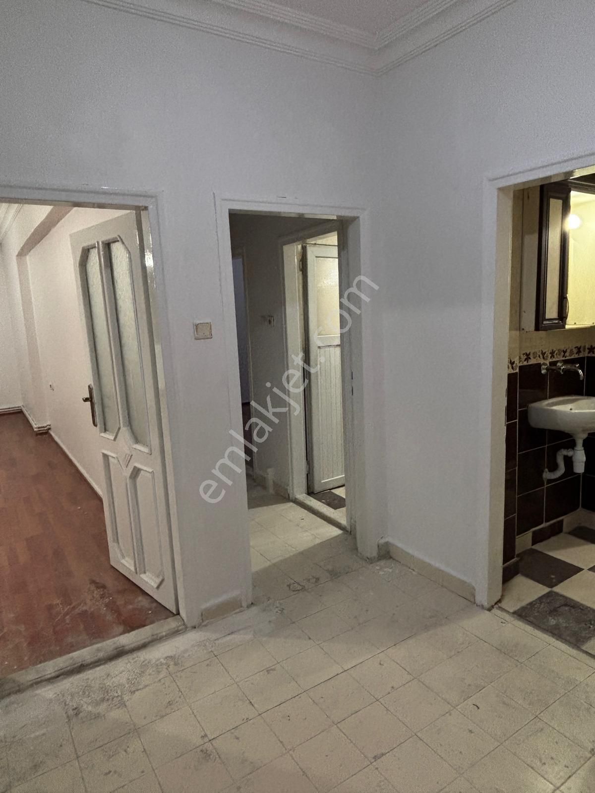 Atakent Sitesi’nde Ferah Ve Kullanışlı 2+1 Daire - Görsel 31