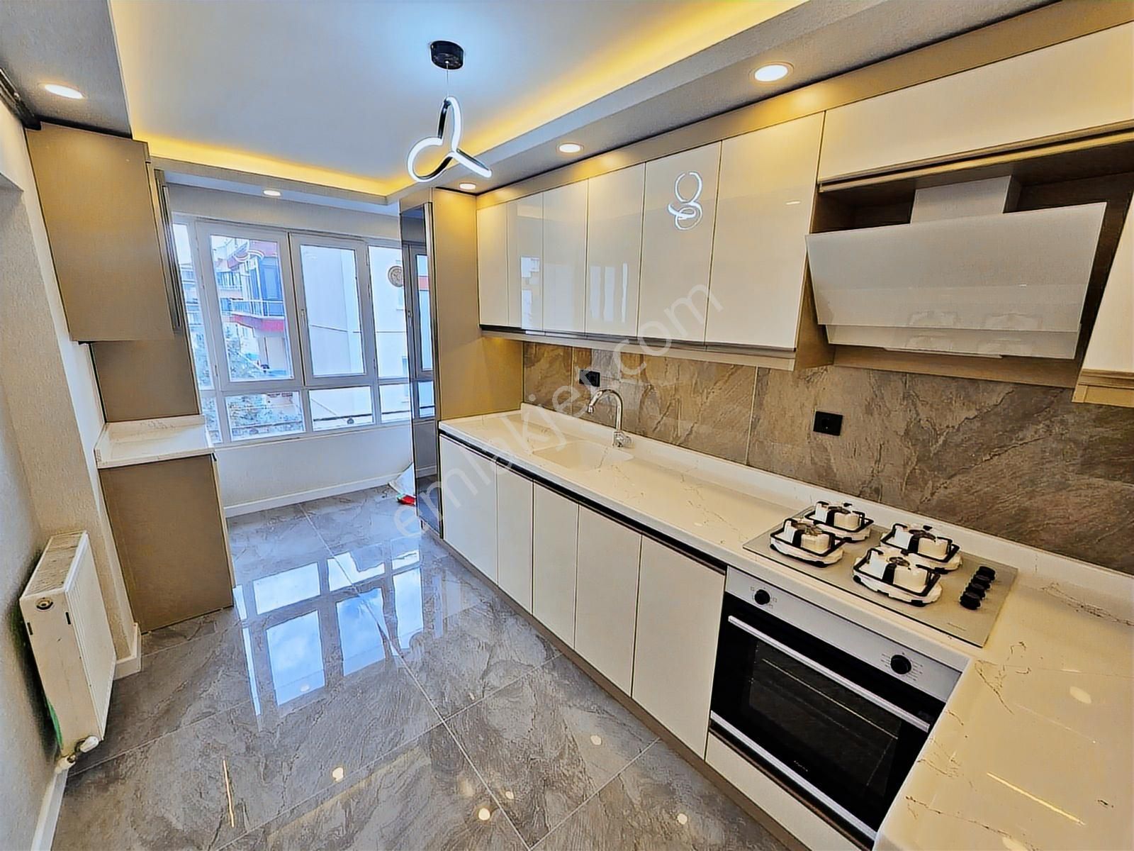 Elvan'da Kürşat Cad. Yanı Katta 3+1 Ultra Lüks Yapılı Daire