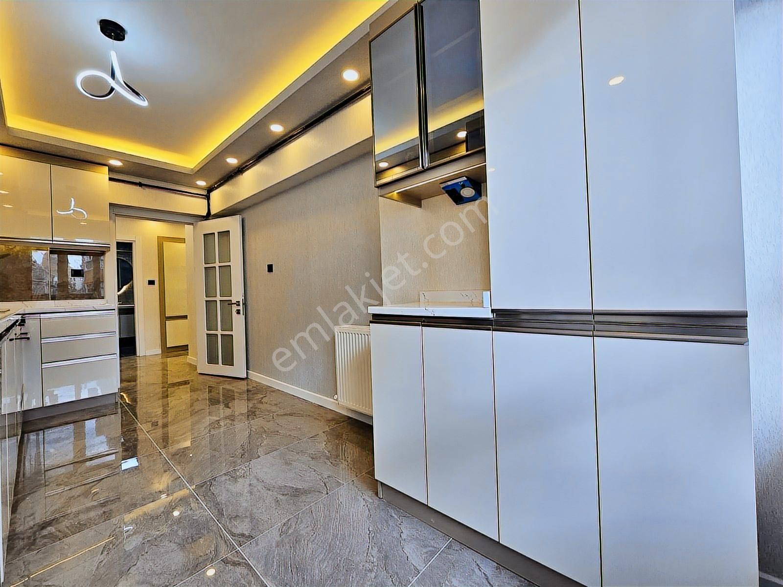 Elvan'da Kürşat Cad. Yanı Katta 3+1 Ultra Lüks Yapılı Daire - Görsel 4