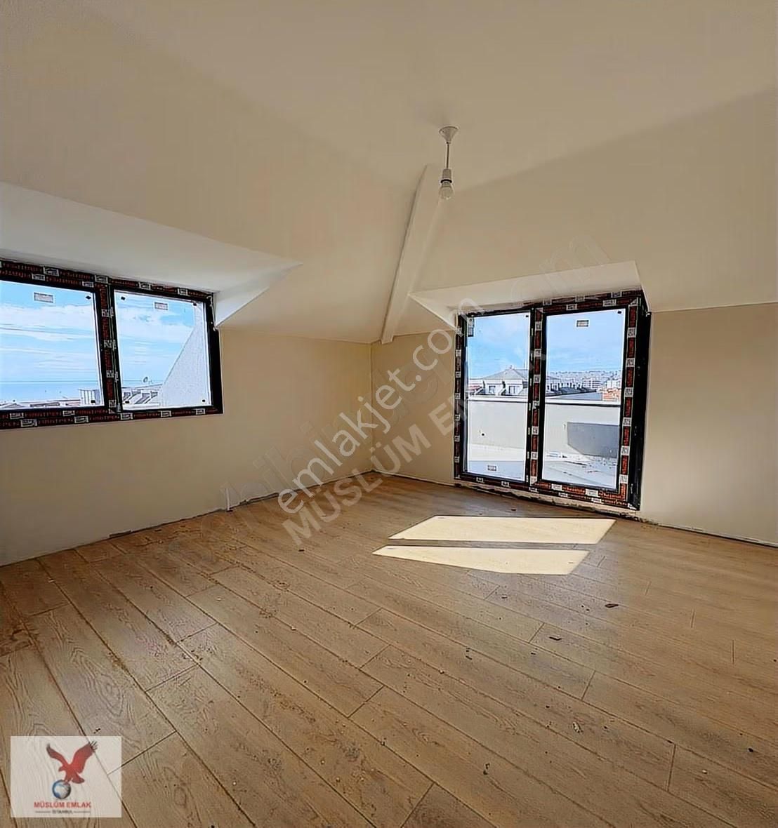 Avcılar Site İçerisinde Merkezde 5+2 Sıfır Deniz Manzaralı Daire - Görsel 6