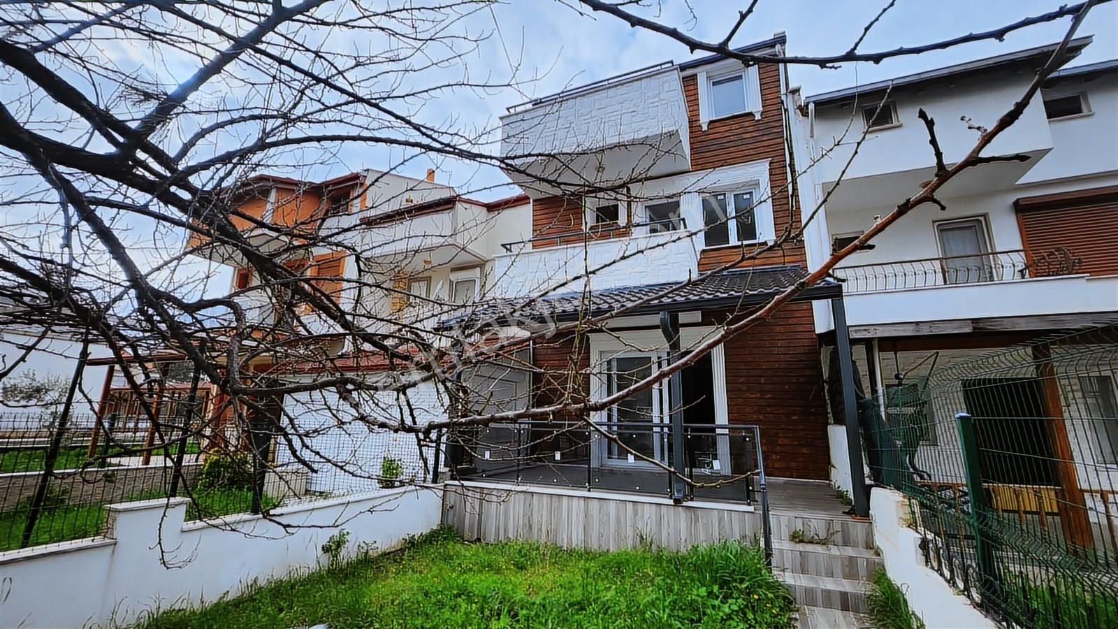 Era Angel'dan Ayvalık'ta 3+1 Sıfır Villa