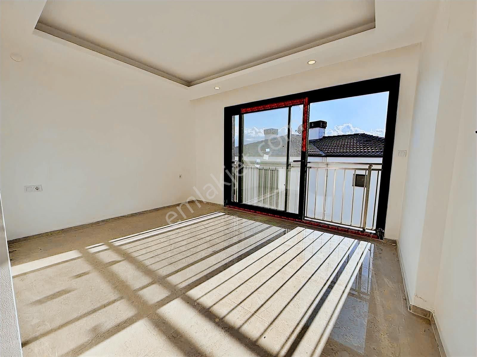 Kuşadası'nda 7/24 Güvenlikli Havuzlu Sitede Satılık 3+1 Villa - Görsel 27
