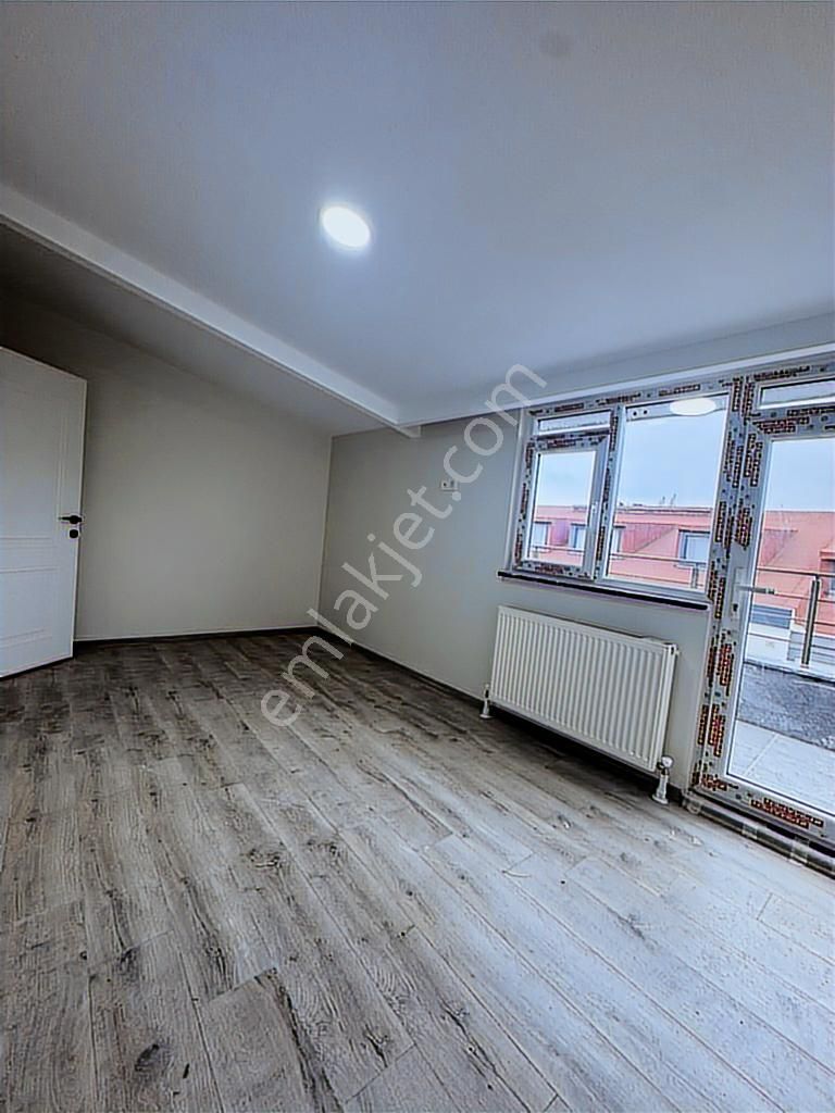 Küçükçekmece Yeşilovada Metrobüse 2 Dk. Yeni Binada 2+1 Çatı - Görsel 13