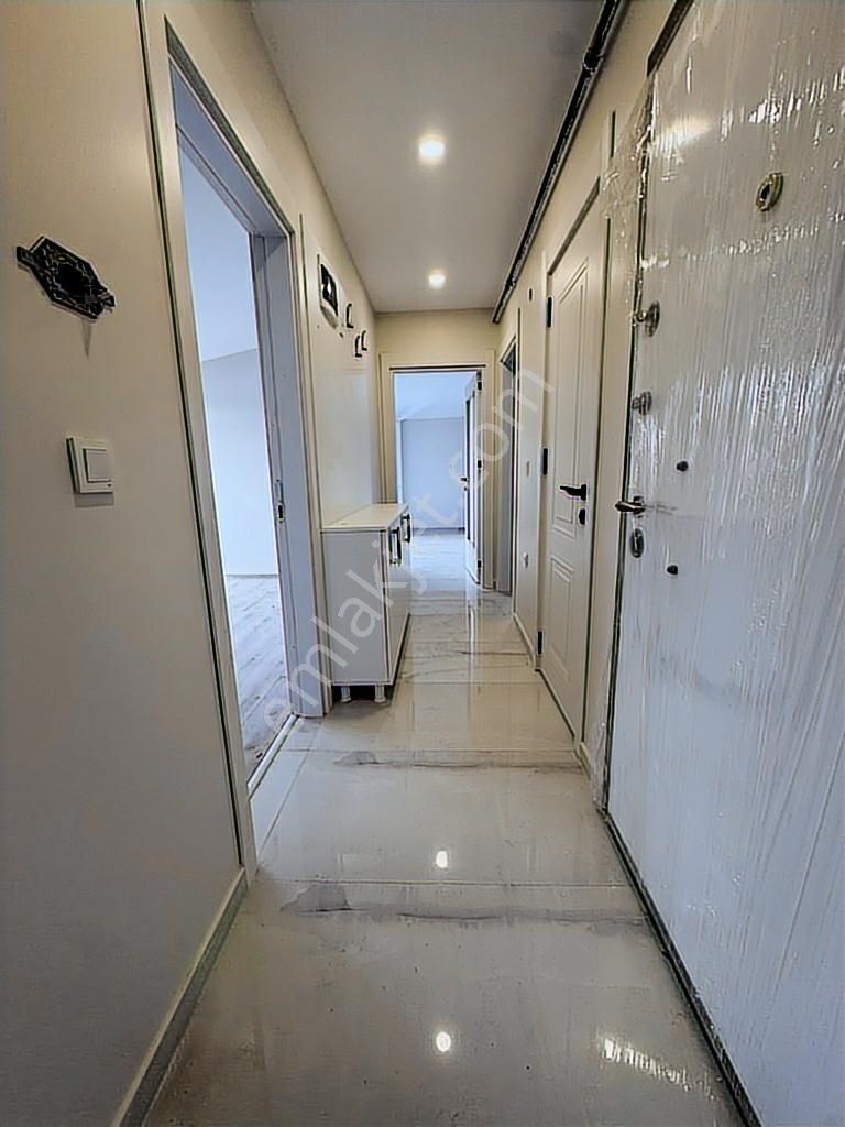 Küçükçekmece Yeşilovada Metrobüse 2 Dk. Yeni Binada 2+1 Çatı - Görsel 2