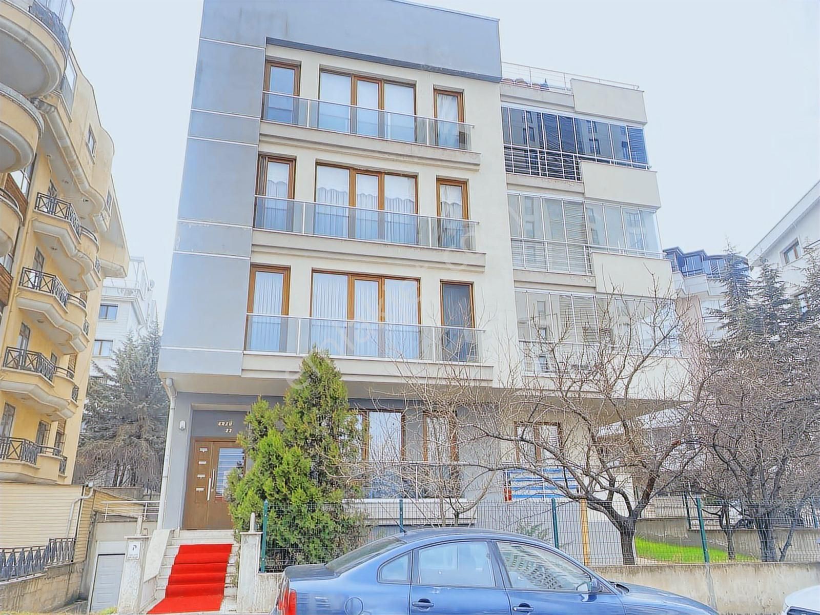 Kırkkonaklar Çagdaş Yakını Katta Tek 4+1 200 M2 Fırsat Daire