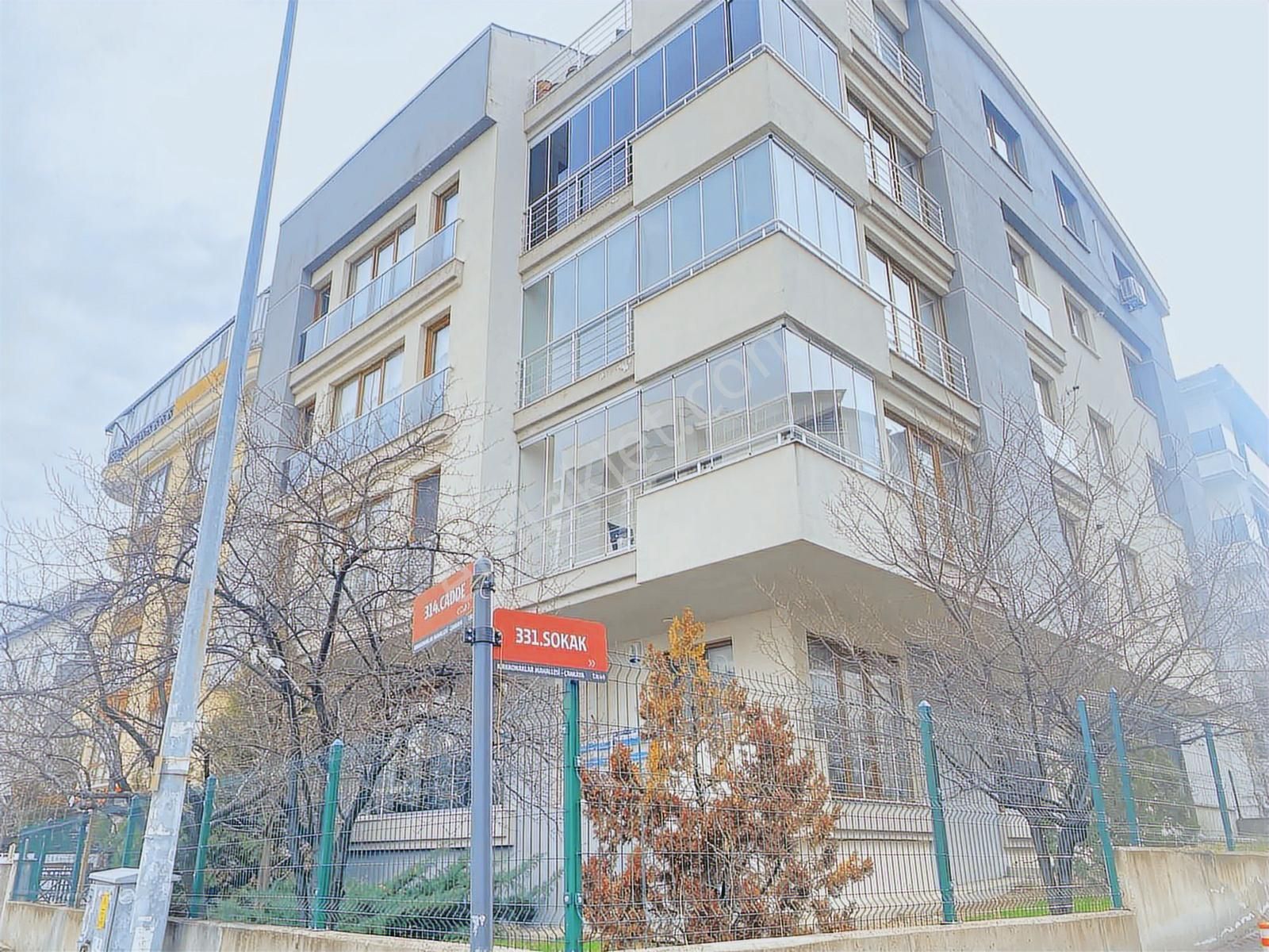 Kırkkonaklar Çagdaş Yakını Katta Tek 4+1 200 M2 Fırsat Daire - Görsel 17