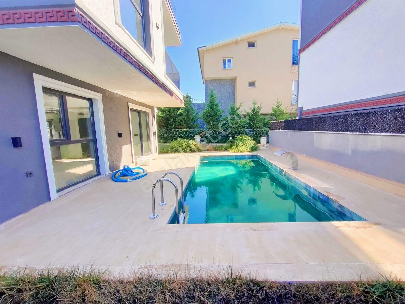 Kartallar'dan Yeniçiftlik Tam Merkezde Havuzlu Müstakil Villa. - Görsel 12