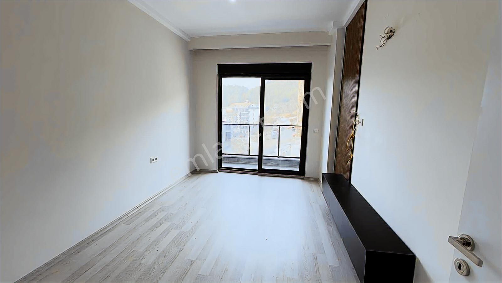 Deniz Manzaralı Önü Kapanmaz Ayrı Mutfak Kiralık Daire - Görsel 8