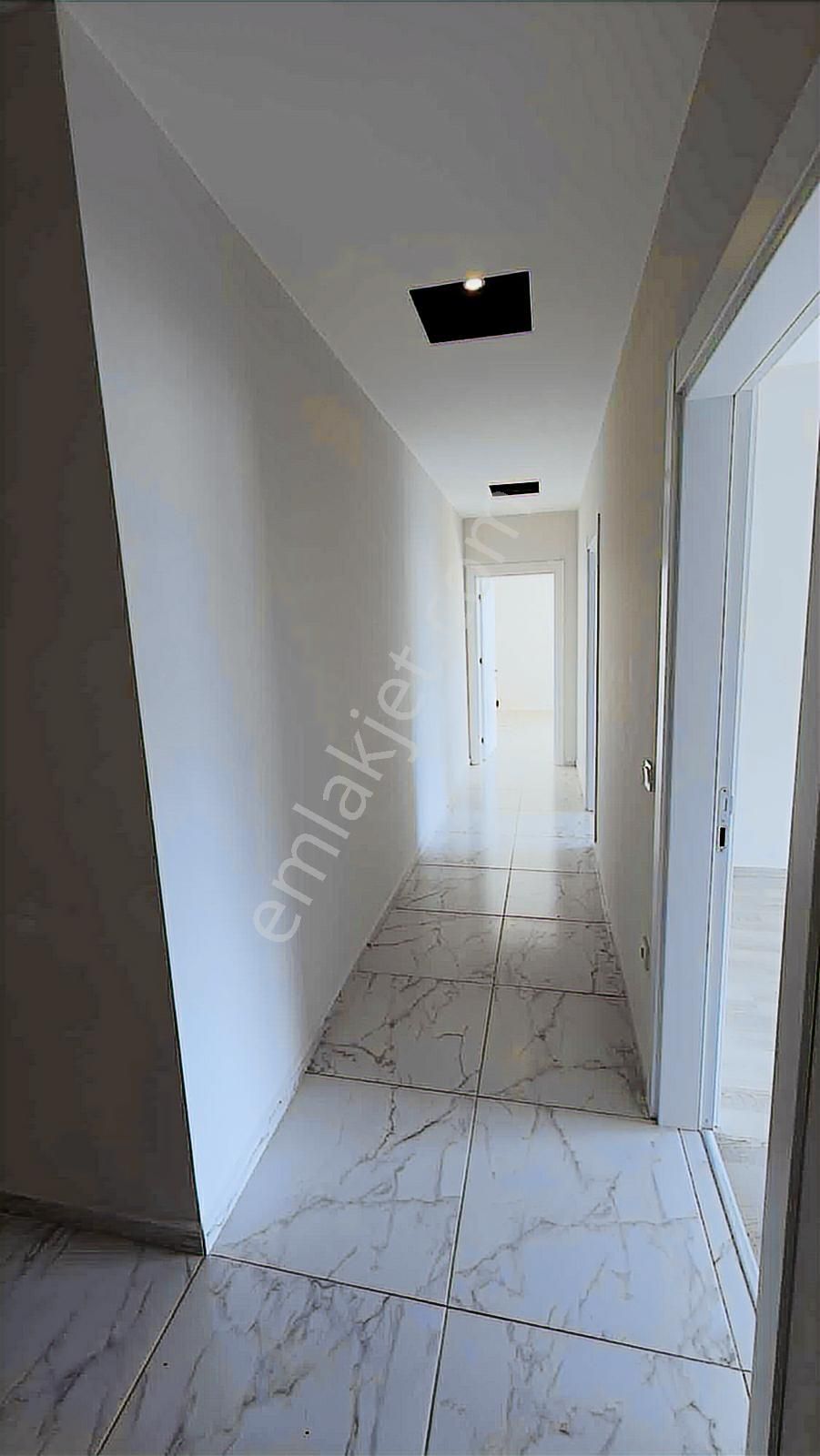 Deniz Manzaralı Önü Kapanmaz Ayrı Mutfak Kiralık Daire - Görsel 10