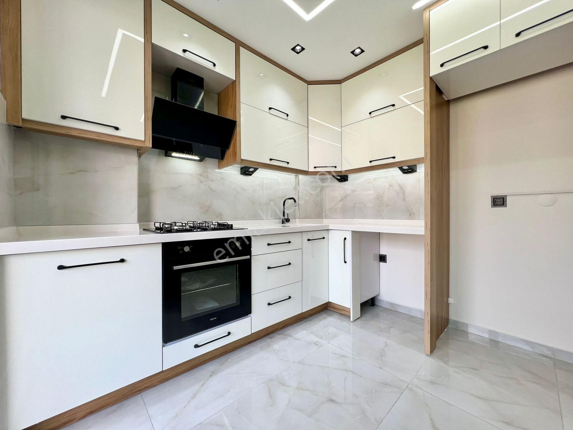 ꧁ay Emlaktan꧂ Akçay'da İçi Komple Yenilenmiş Şık Tasarımlı Ebeveyn Banyolu Öncephe Satılık 3+1daire - Görsel 8