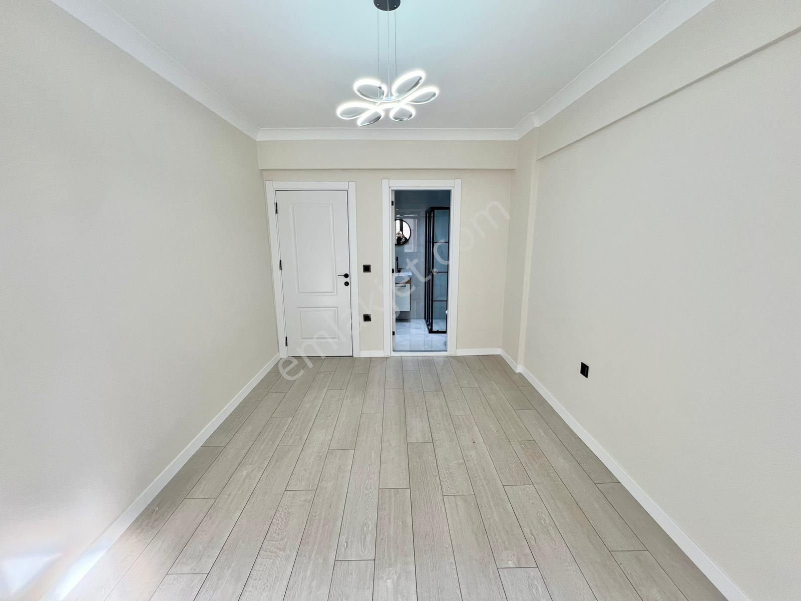 ꧁ay Emlaktan꧂ Akçay'da İçi Komple Yenilenmiş Şık Tasarımlı Ebeveyn Banyolu Öncephe Satılık 3+1daire - Görsel 18