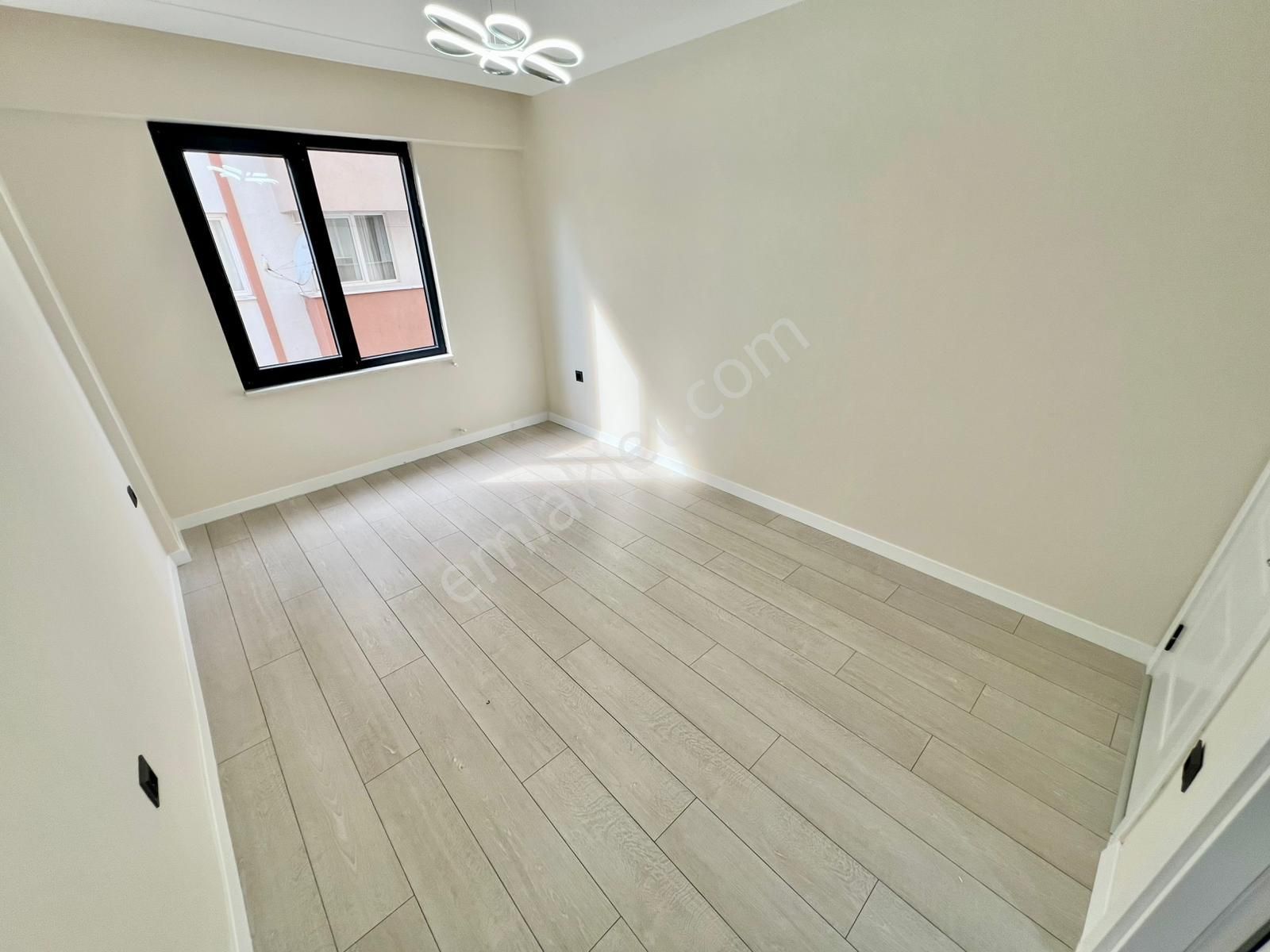 ꧁ay Emlaktan꧂ Akçay'da İçi Komple Yenilenmiş Şık Tasarımlı Ebeveyn Banyolu Öncephe Satılık 3+1daire - Görsel 15