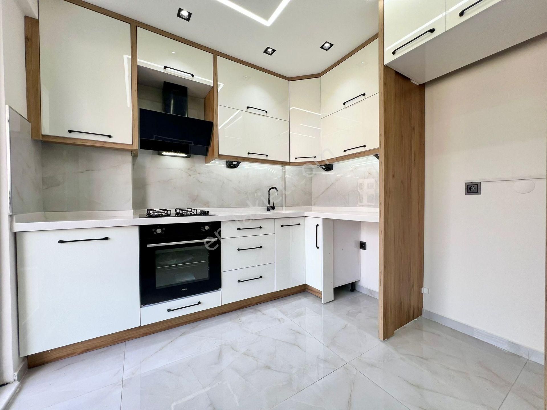 ꧁ay Emlaktan꧂ Akçay'da İçi Komple Yenilenmiş Şık Tasarımlı Ebeveyn Banyolu Öncephe Satılık 3+1daire - Görsel 12