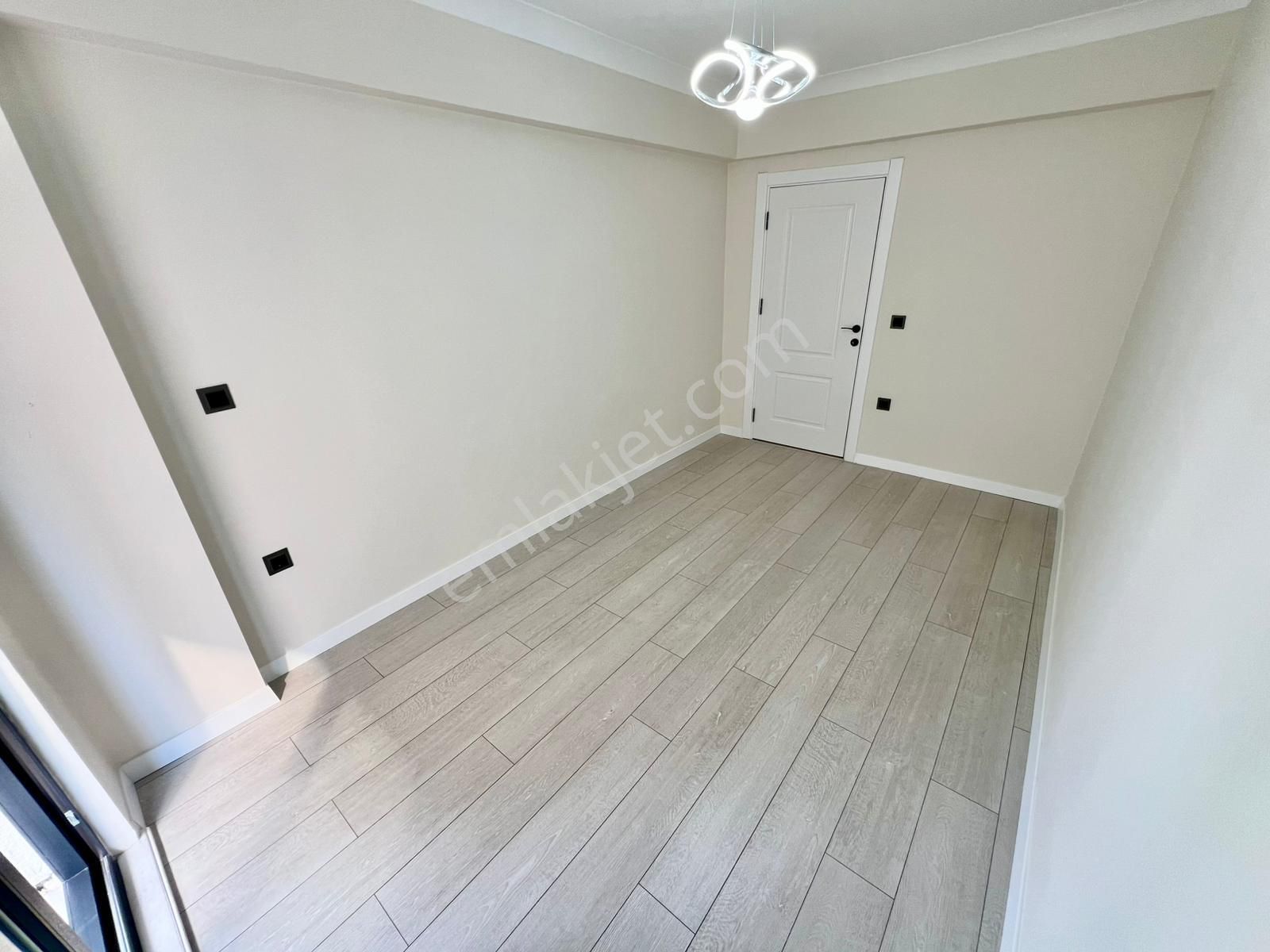 ꧁ay Emlaktan꧂ Akçay'da İçi Komple Yenilenmiş Şık Tasarımlı Ebeveyn Banyolu Öncephe Satılık 3+1daire - Görsel 28