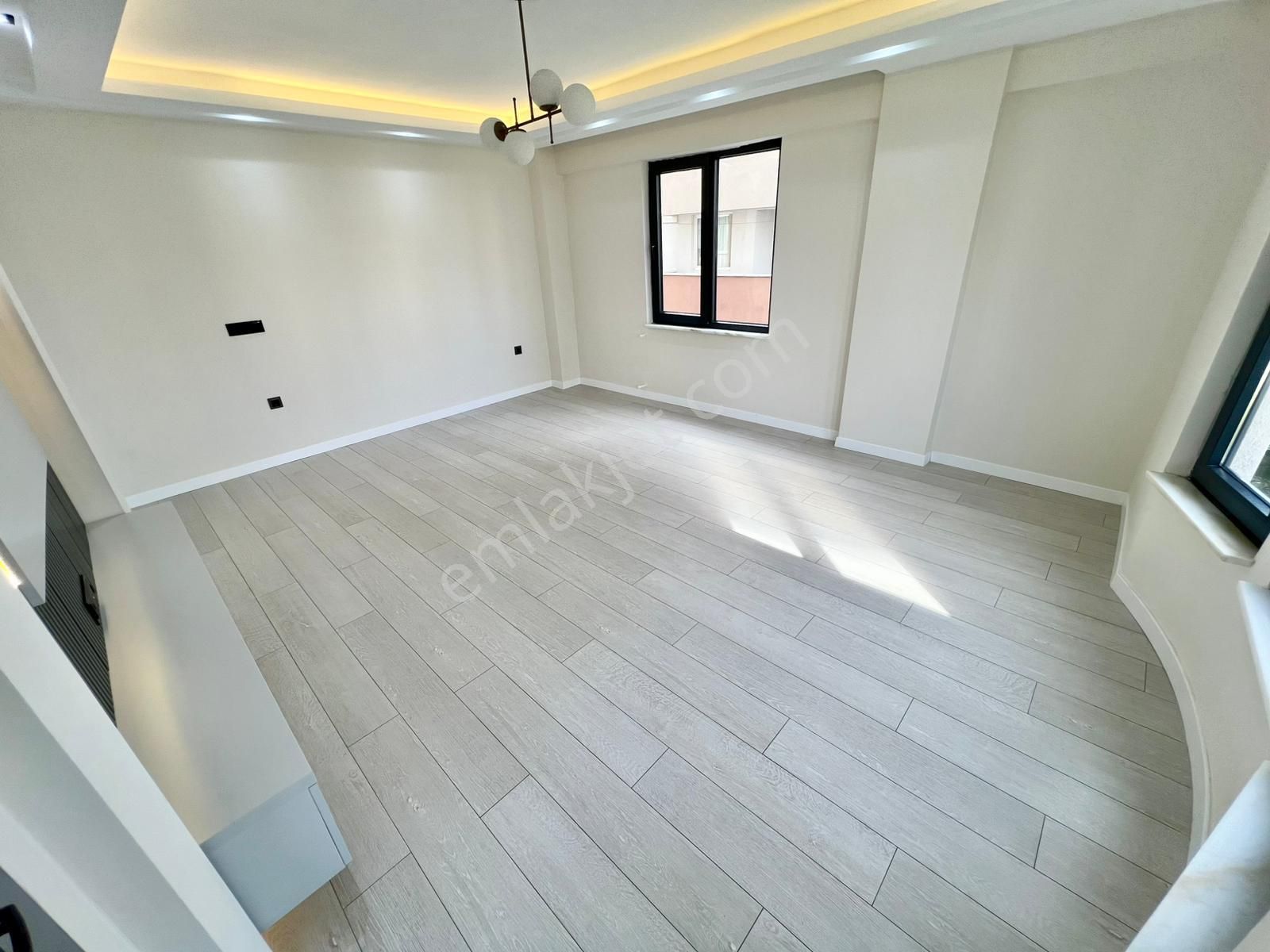 ꧁ay Emlaktan꧂ Akçay'da İçi Komple Yenilenmiş Şık Tasarımlı Ebeveyn Banyolu Öncephe Satılık 3+1daire - Görsel 5