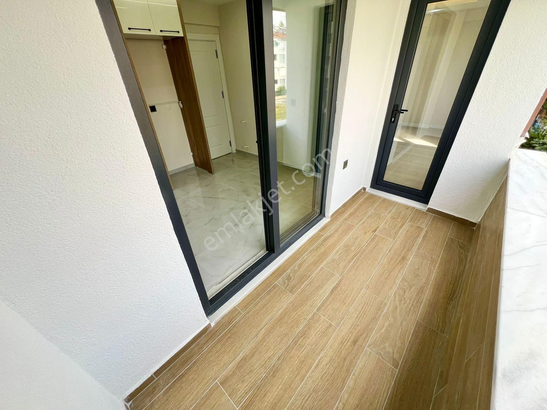 ꧁ay Emlaktan꧂ Akçay'da İçi Komple Yenilenmiş Şık Tasarımlı Ebeveyn Banyolu Öncephe Satılık 3+1daire - Görsel 9