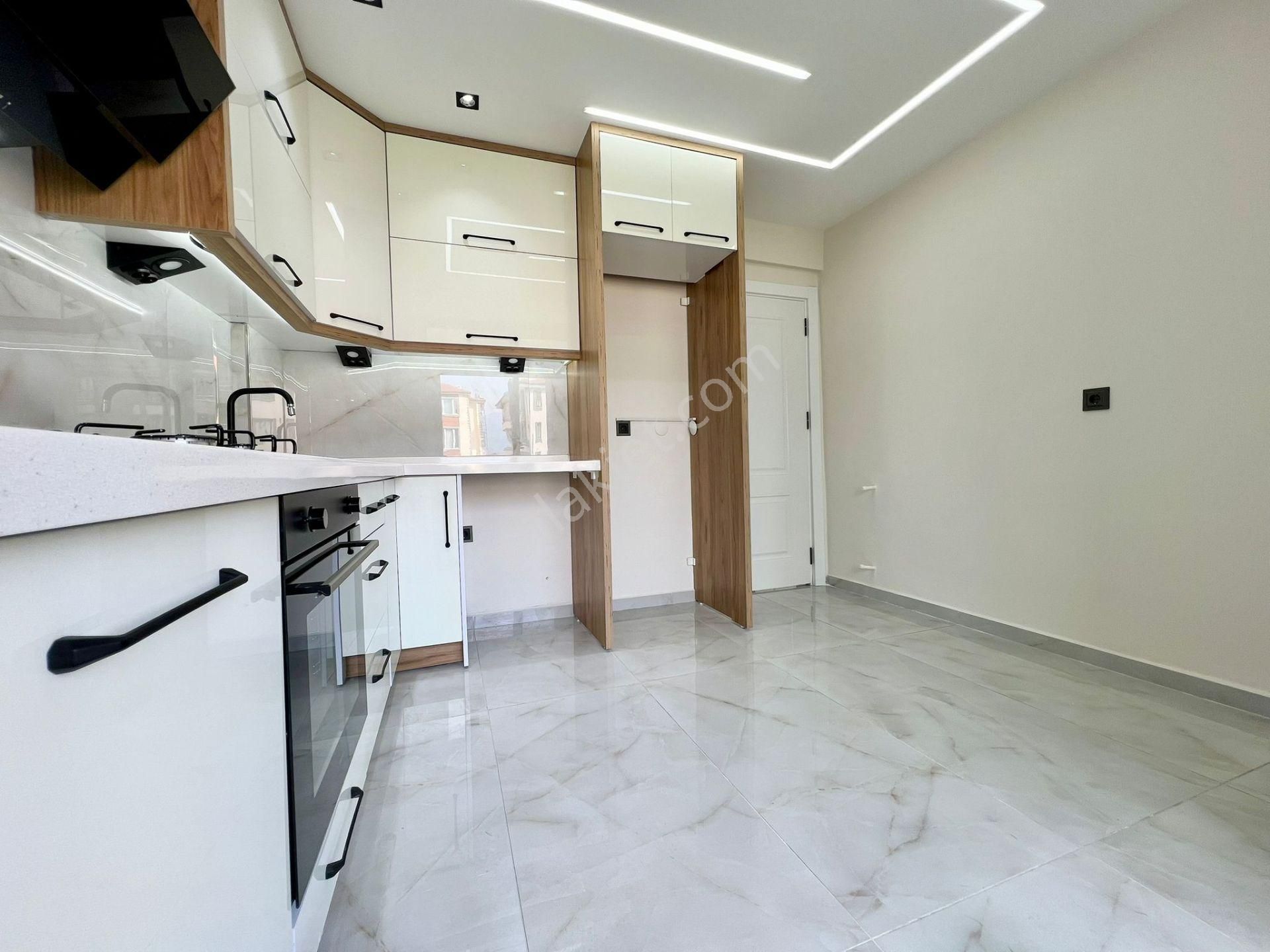 ꧁ay Emlaktan꧂ Akçay'da İçi Komple Yenilenmiş Şık Tasarımlı Ebeveyn Banyolu Öncephe Satılık 3+1daire - Görsel 11