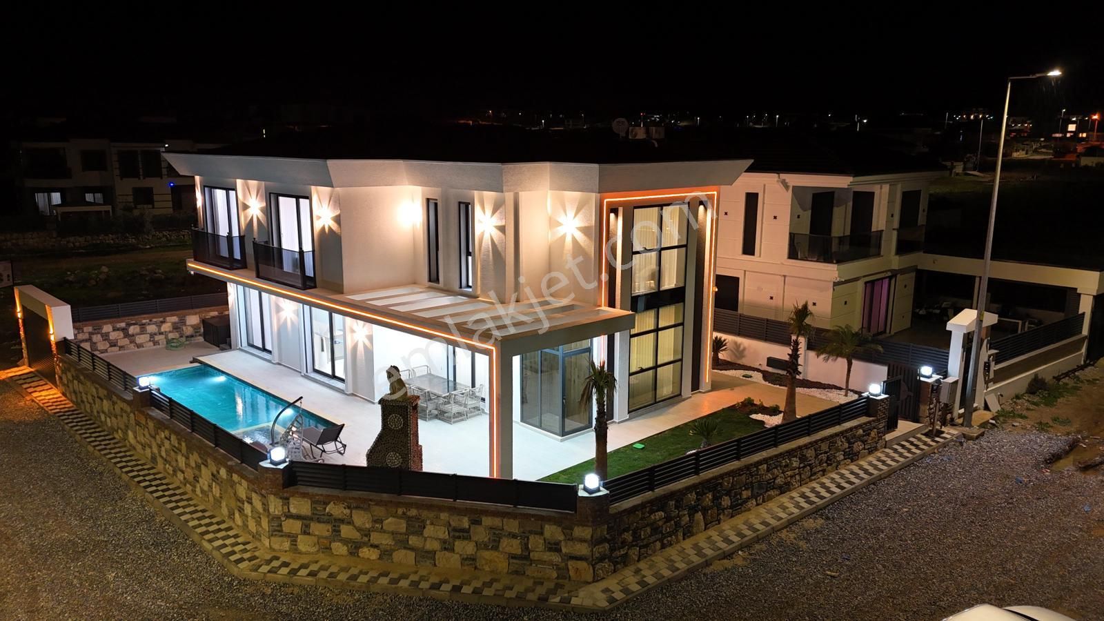 Ultra Lüks Villa Tek Eksik Valizin - Görsel 4