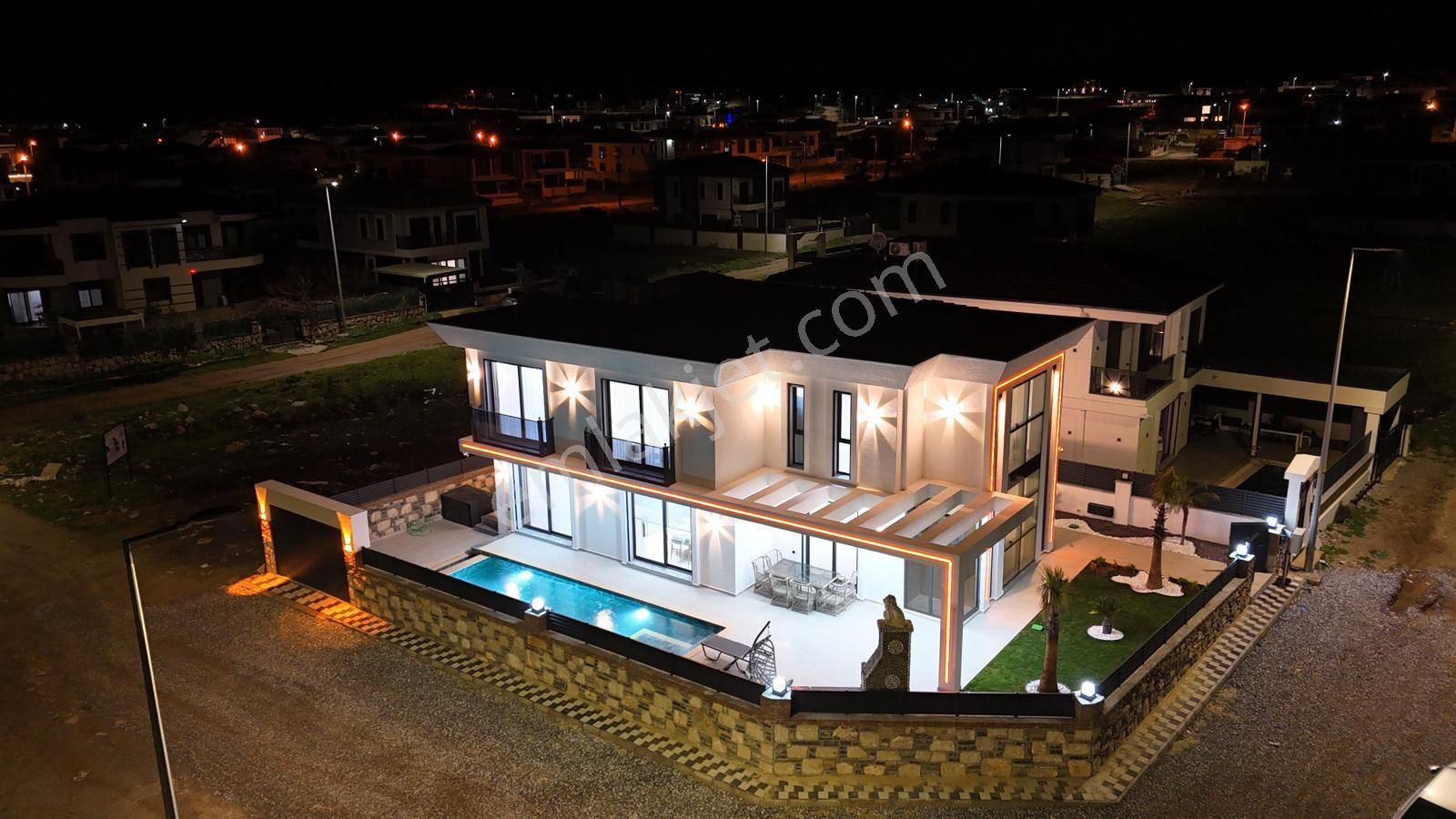 Ultra Lüks Villa Tek Eksik Valizin - Görsel 5