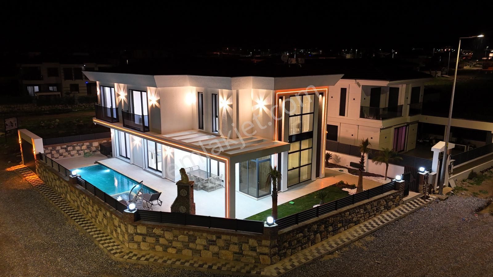 Ultra Lüks Villa Tek Eksik Valizin - Görsel 3