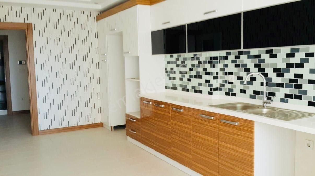 Beylikdüzü Beykent Adnan Kahveci'de Metrobüse Yakın 4+1 200 M2 Satılık Daire - Görsel 14