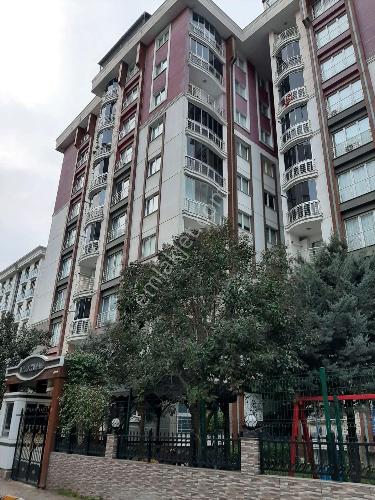 Beylikdüzü Beykent Adnan Kahveci'de Metrobüse Yakın 4+1 200 M2 Satılık Daire - Görsel 2