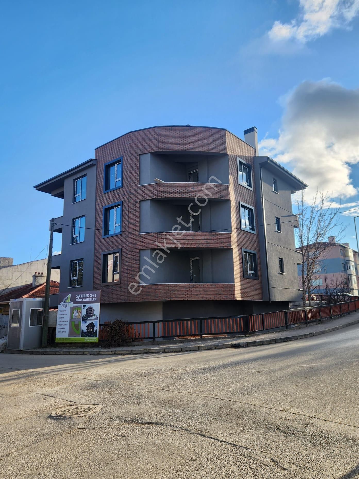 Şehir Merkezinde Bahçeli Nizam Lüks 2+1 Daireler