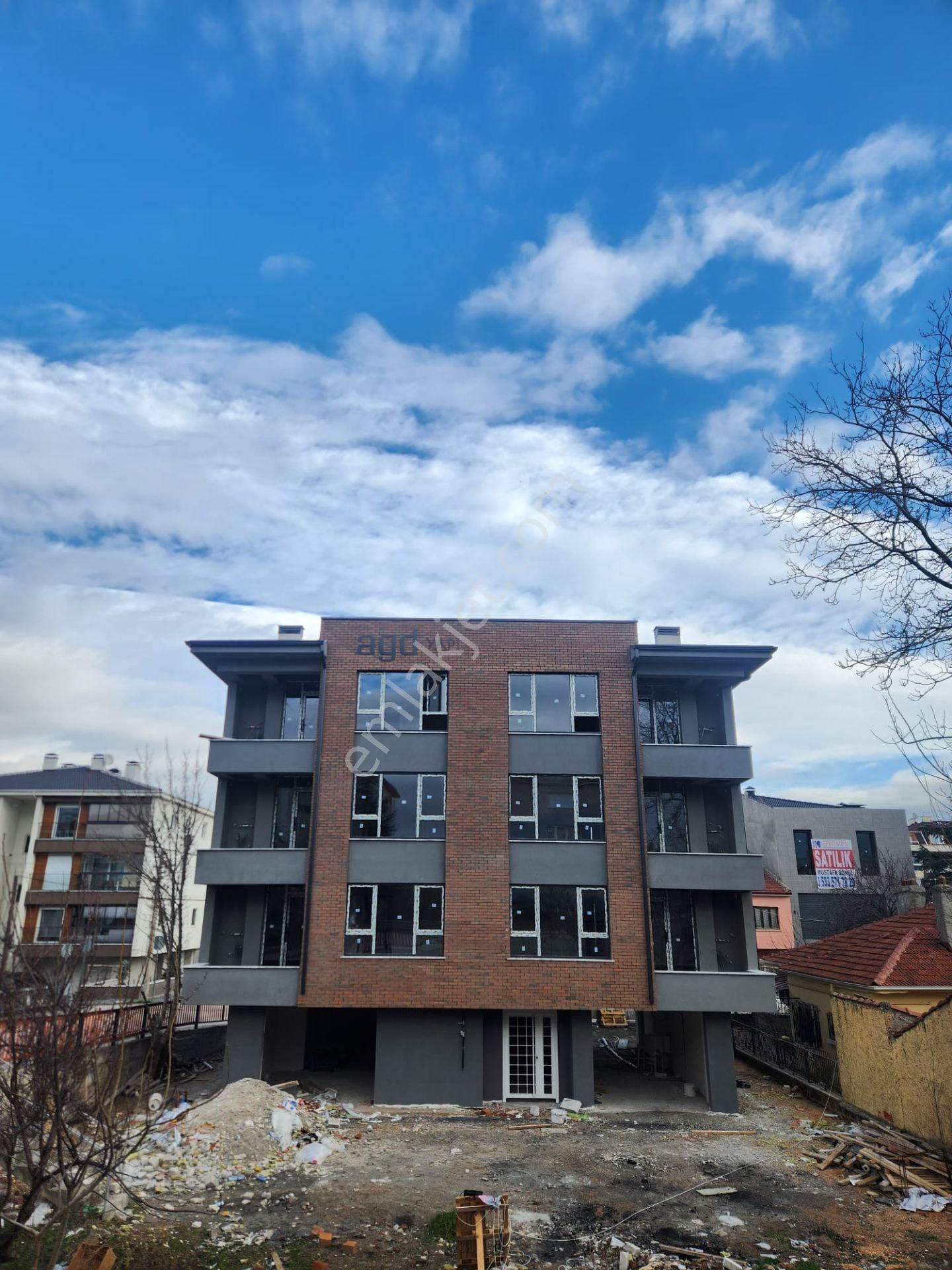 Şehir Merkezinde Bahçeli Nizam Lüks 2+1 Daireler - Görsel 5