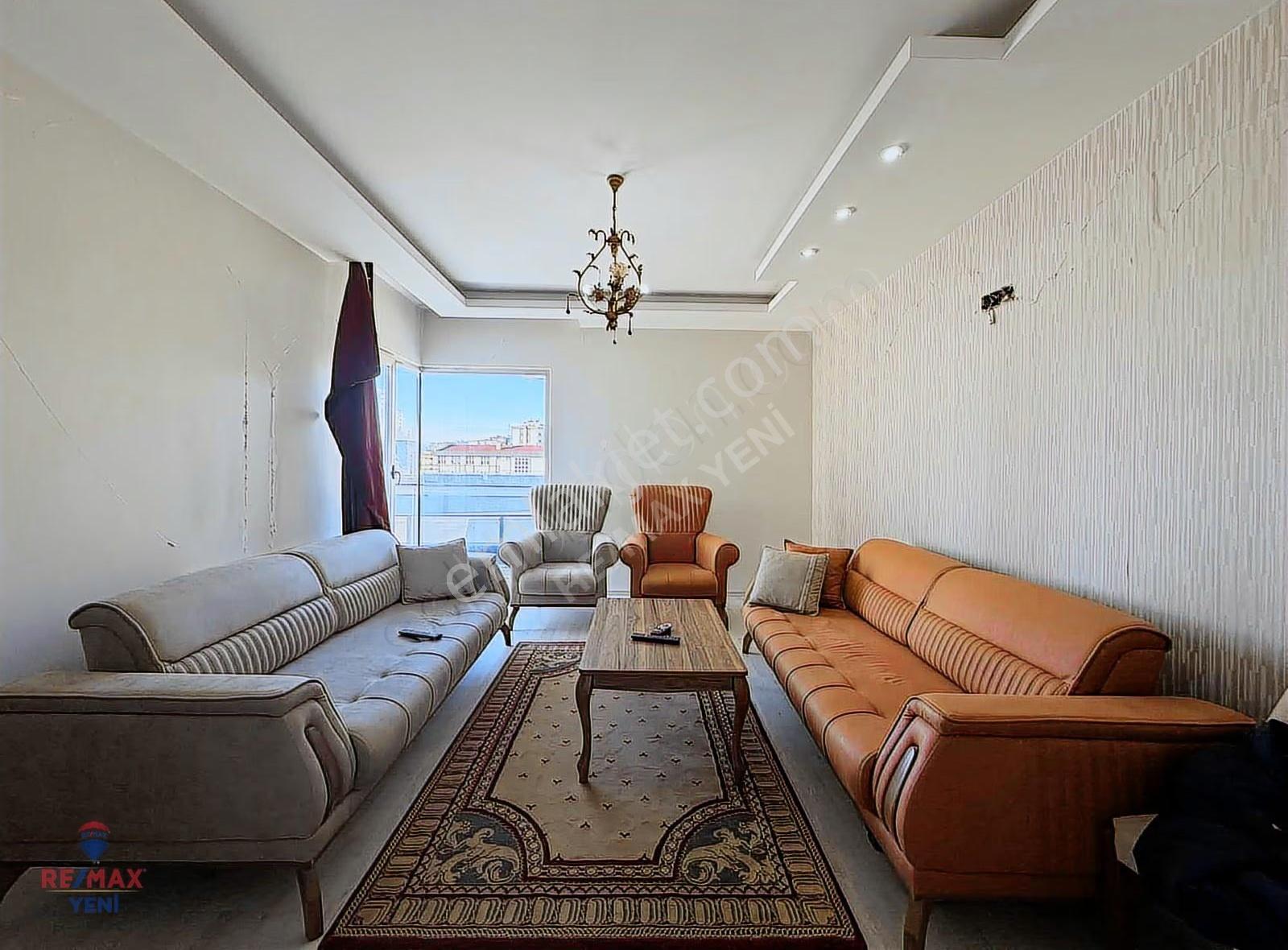 Remax Yeni'den Ultra Geniş Teraslı 5+1 Daire - Görsel 3