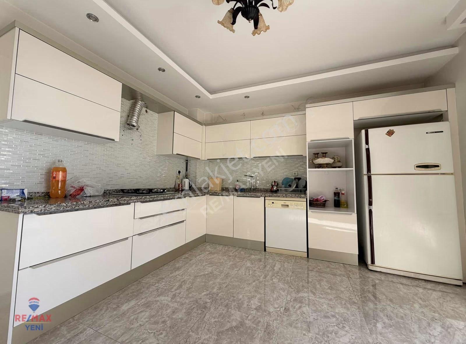 Remax Yeni'den Ultra Geniş Teraslı 5+1 Daire