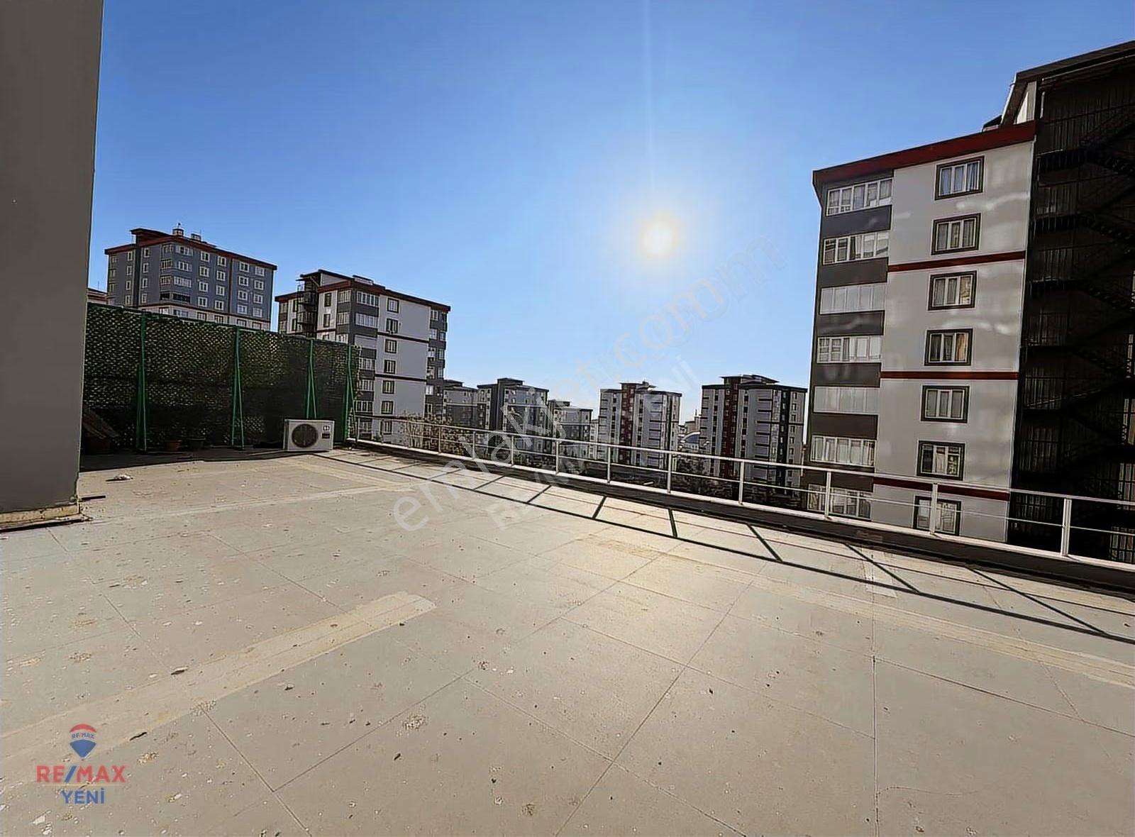 Remax Yeni'den Ultra Geniş Teraslı 5+1 Daire - Görsel 11