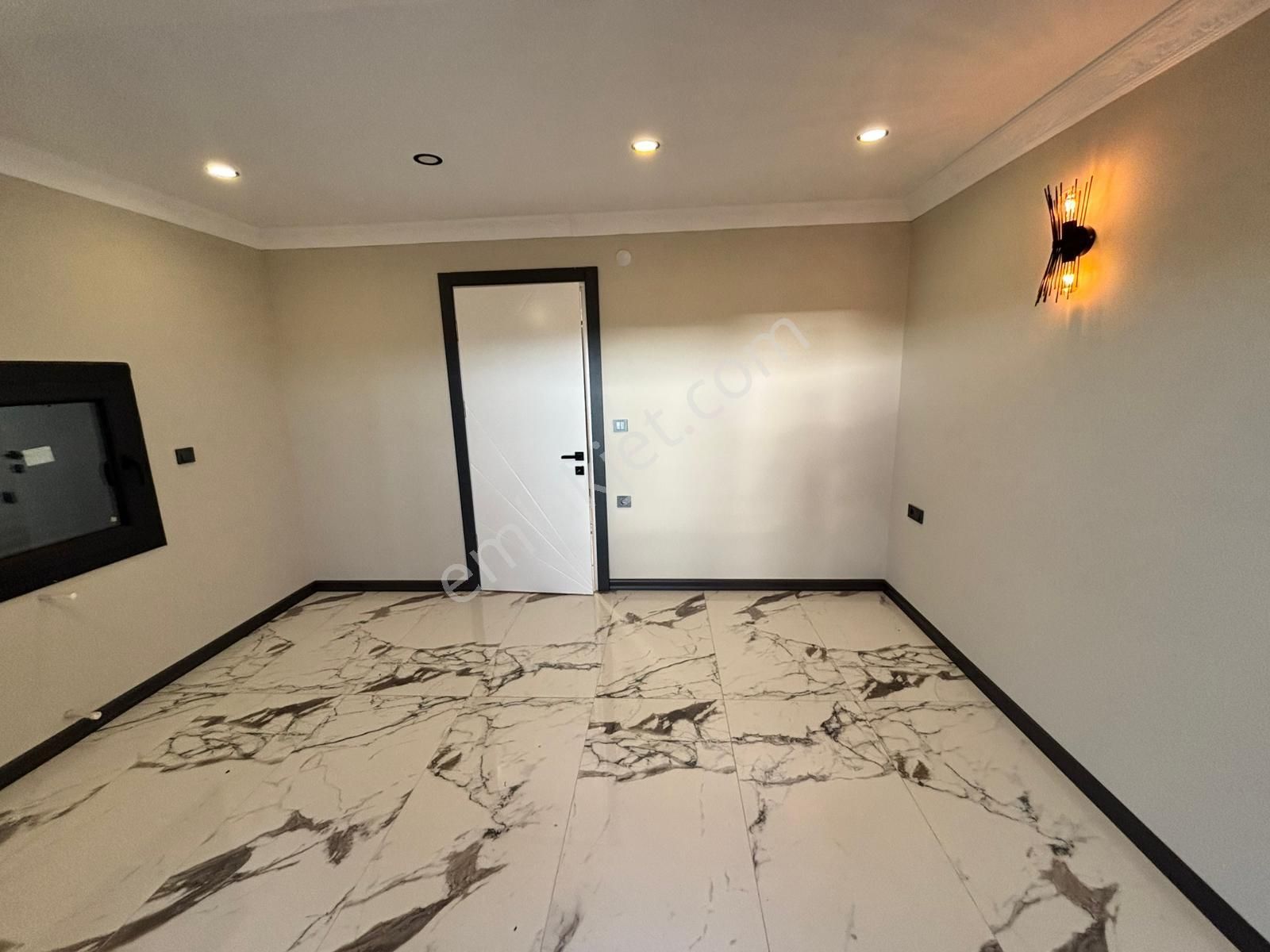 Hisarda Muhteşem 4+1 Villa - Görsel 18