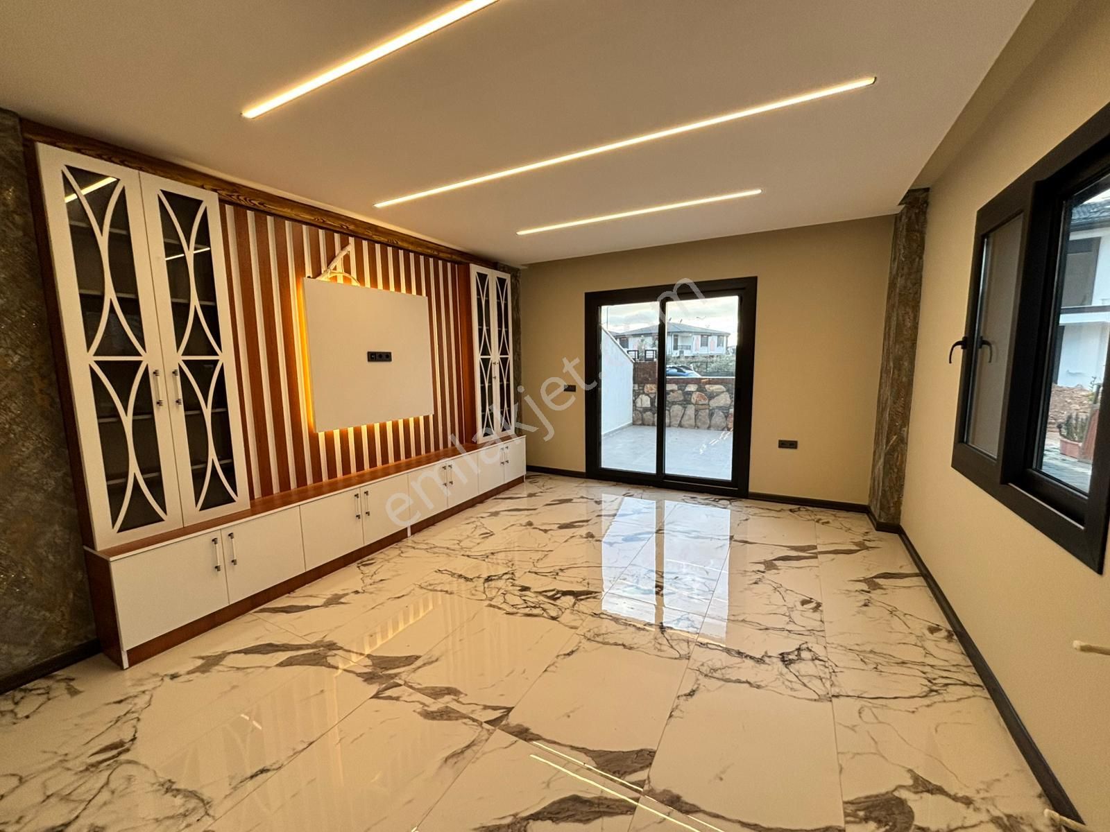 Hisarda Muhteşem 4+1 Villa - Görsel 5