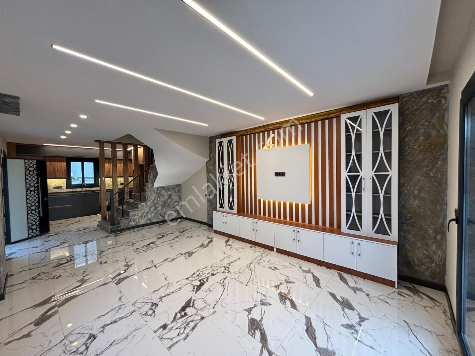 Hisarda Muhteşem 4+1 Villa - Görsel 3