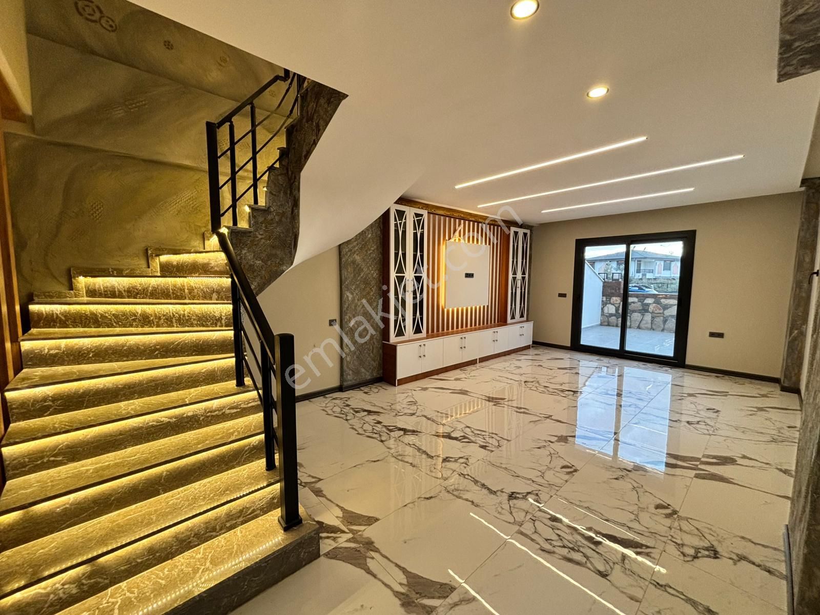 Hisarda Muhteşem 4+1 Villa - Görsel 8