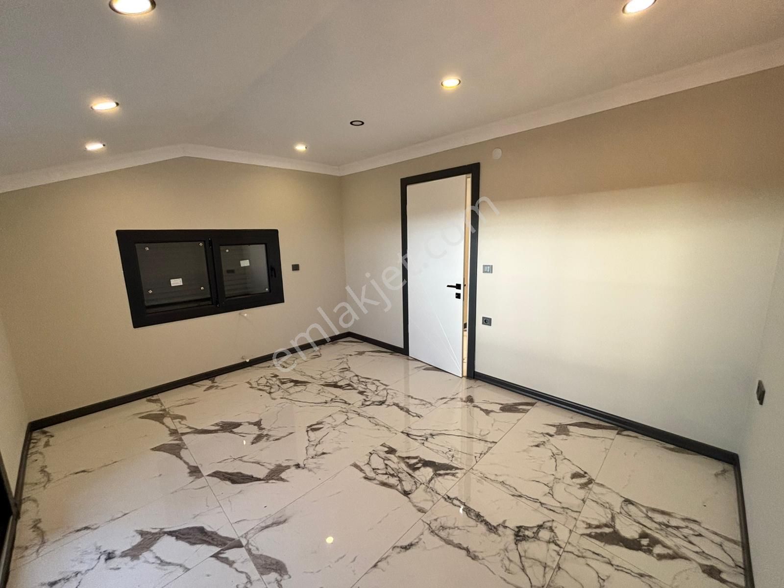 Hisarda Muhteşem 4+1 Villa - Görsel 19