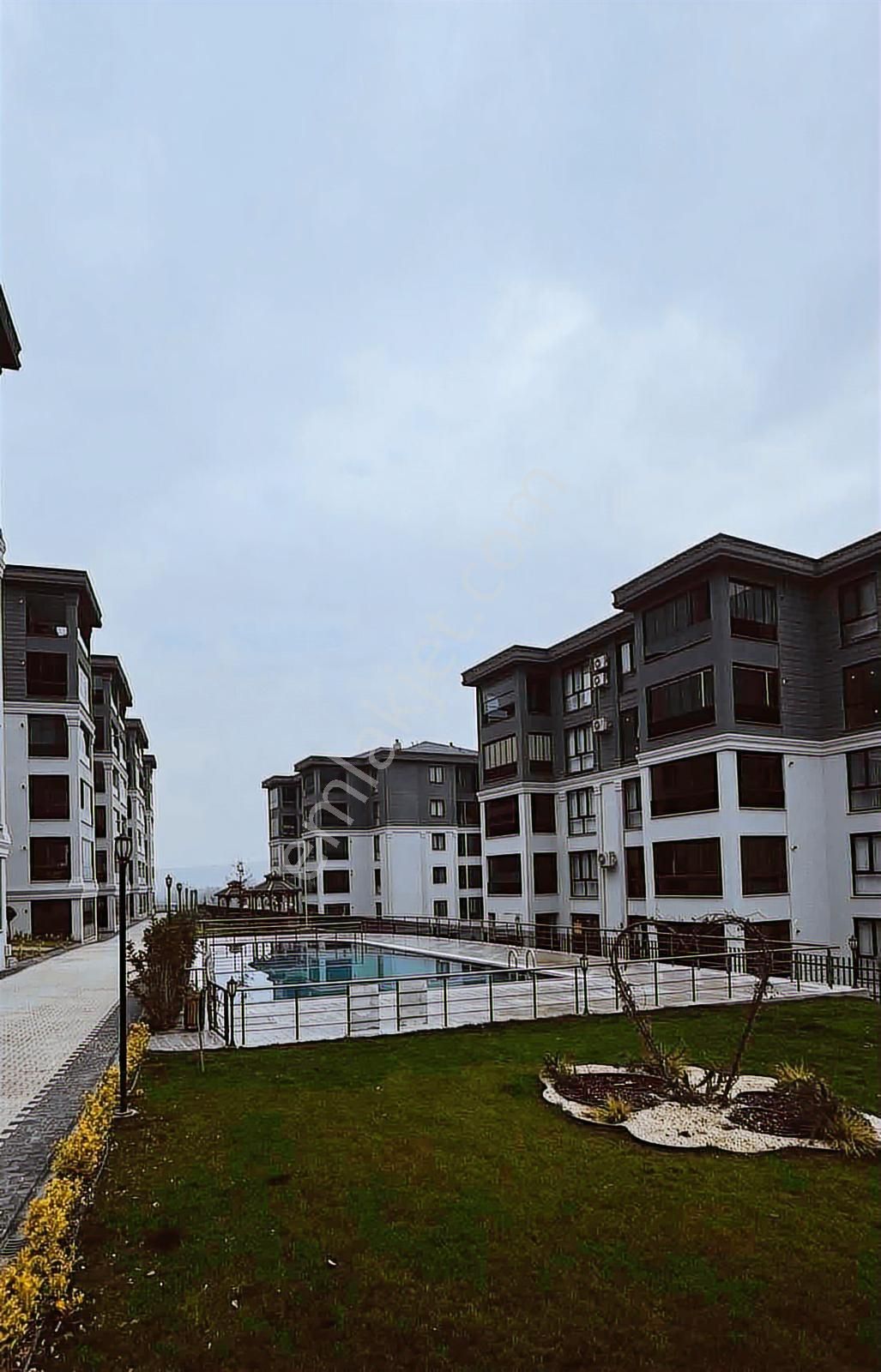 Sinan Emlak'tan Ahenk Sitesinde Satılık 3+1 Fırsat Daire