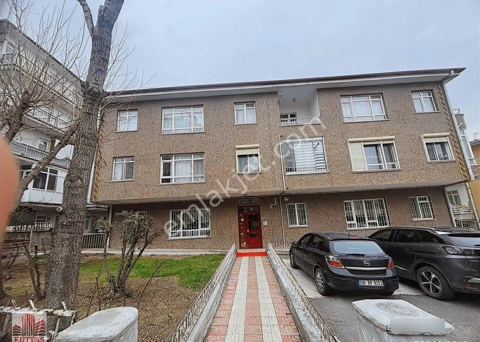 Kuttaş'tan İnçirli Lisesi Yan Y.giriş 3+1 Bakımlı 120 M2